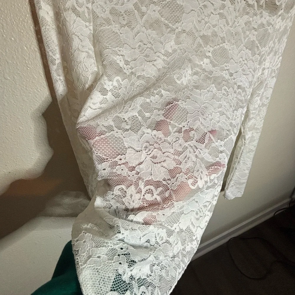 Chic White Lace Women's Blouse NWT - Picture 3 of 5